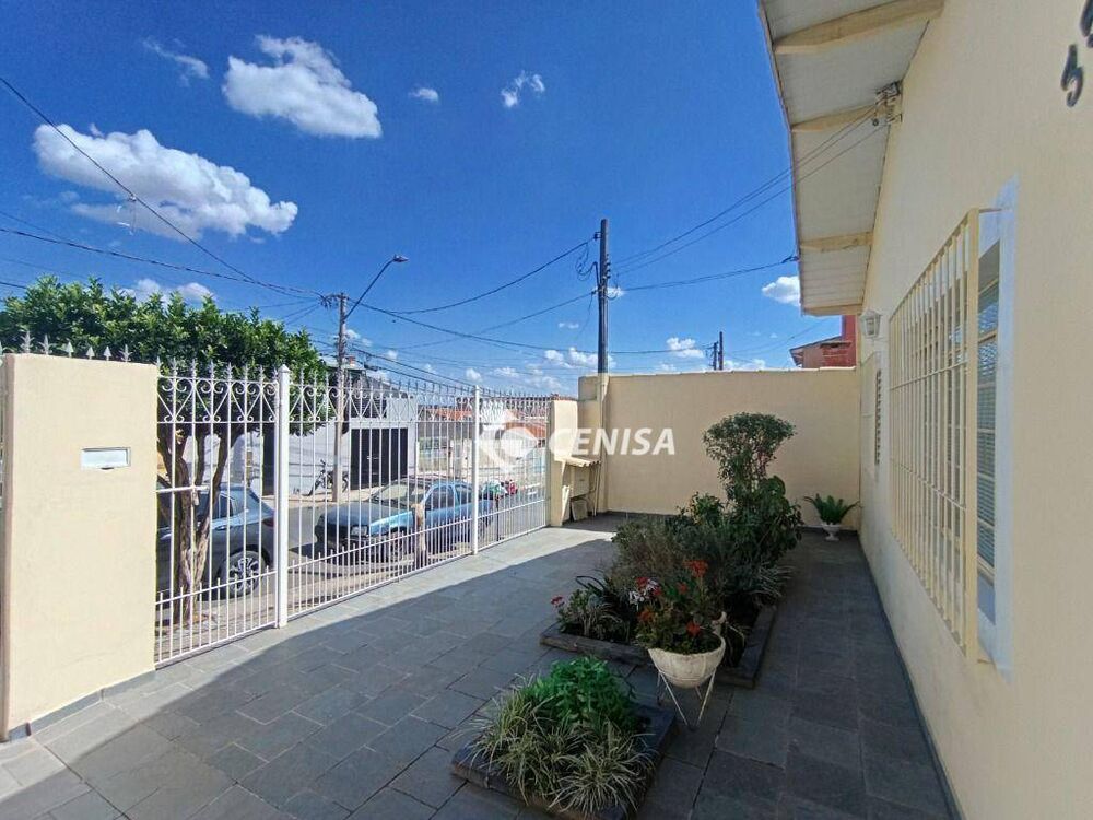 Casa, 4 quartos, 220 m² - Foto 1