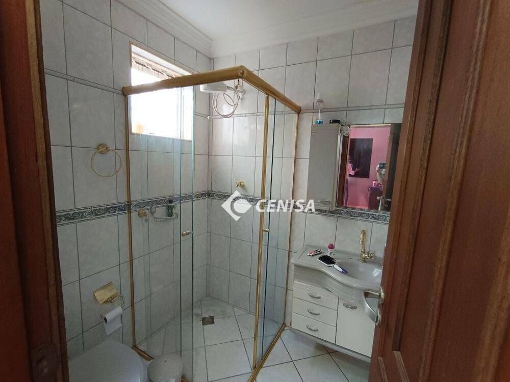 Casa, 5 quartos, 210 m² - Foto 2