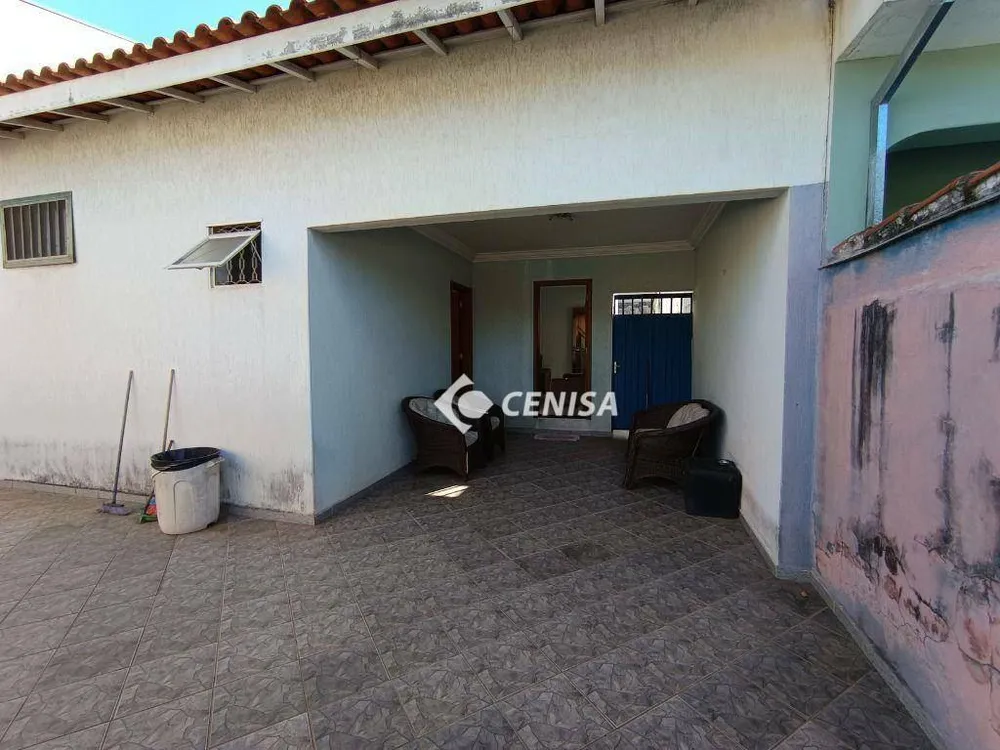 Casa, 5 quartos, 210 m² - Foto 1