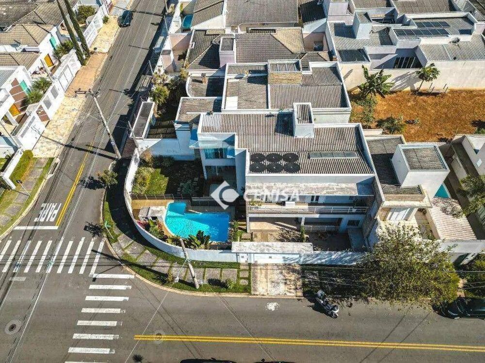 Casa à venda com 4 quartos, 321m² - Foto 5