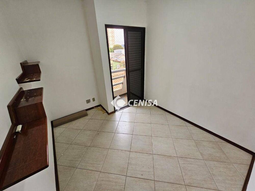Apartamento para alugar com 3 quartos, 110m² - Foto 17