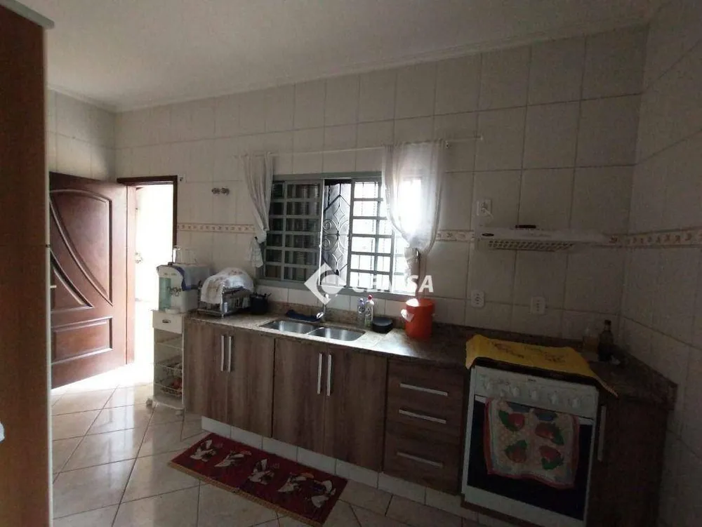 Casa, 3 quartos, 198 m² - Foto 4