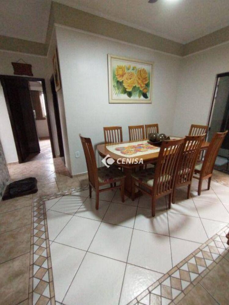 Casa, 3 quartos, 198 m² - Foto 2