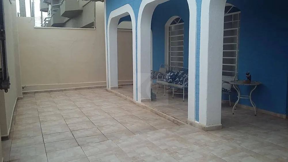 Casa, 4 quartos, 245 m² - Foto 1