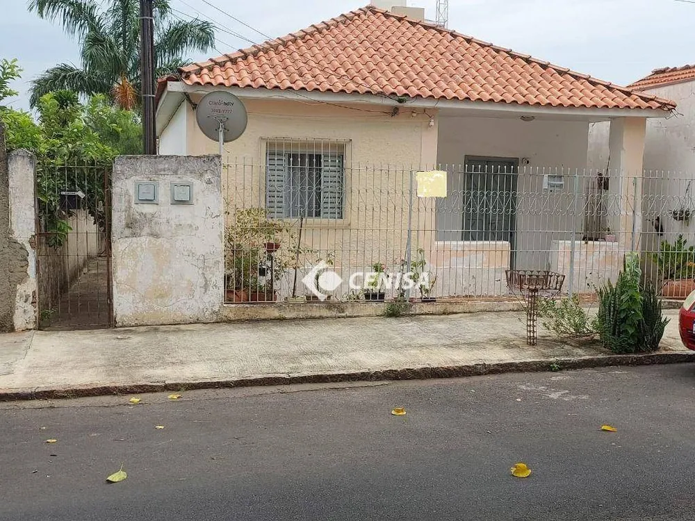 Casa, 3 quartos, 240 m² - Foto 1