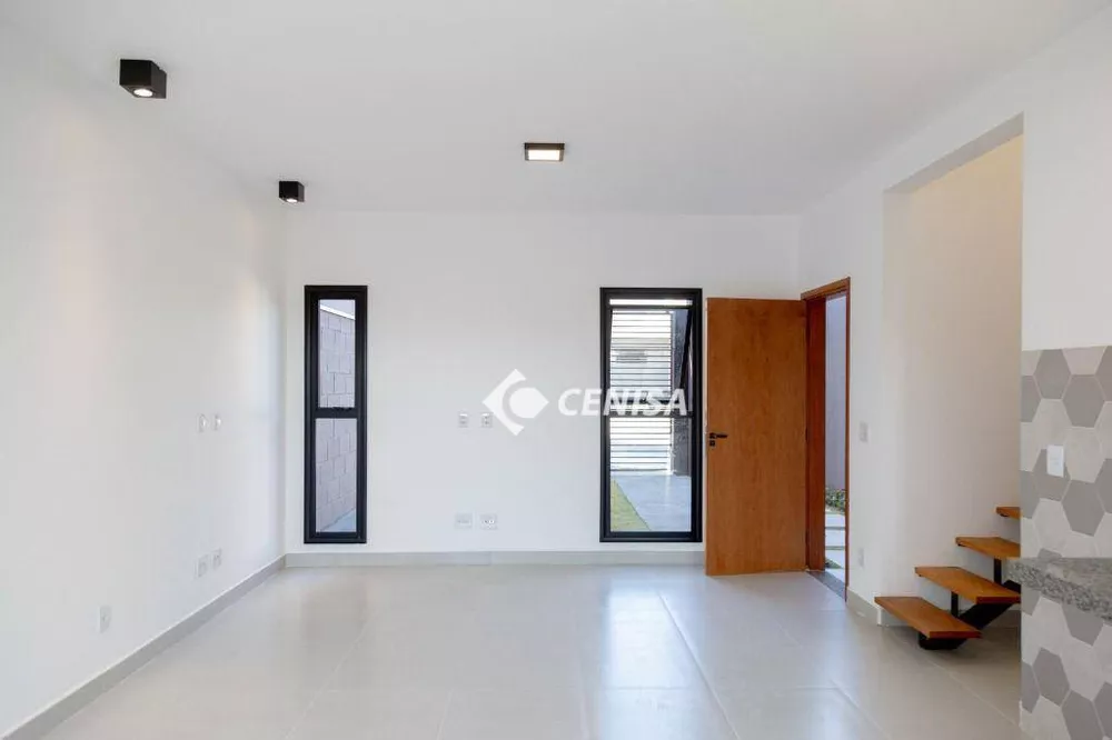 Casa à venda com 2 quartos, 80m² - Foto 4