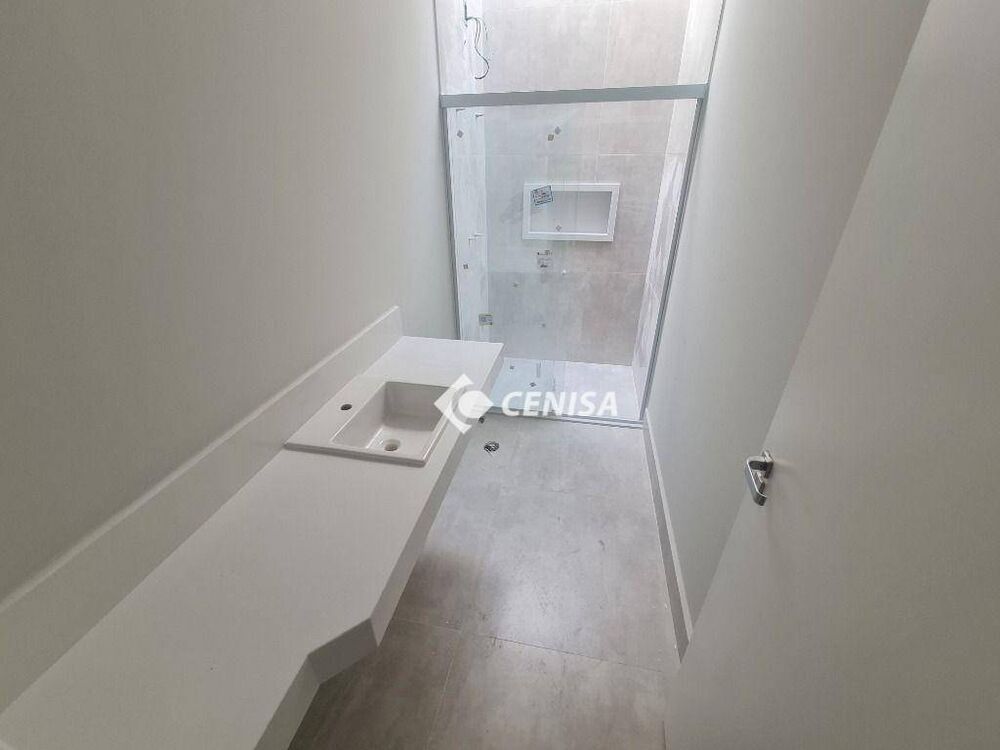 Casa, 3 quartos, 206 m² - Foto 1