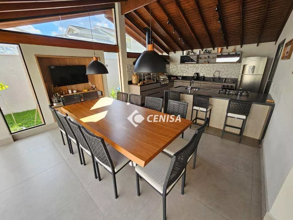 Casa de Condomínio à venda e aluguel com 3 quartos, 347m² - Foto 1