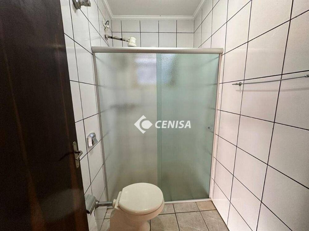 Casa à venda e aluguel com 3 quartos, 314m² - Foto 2
