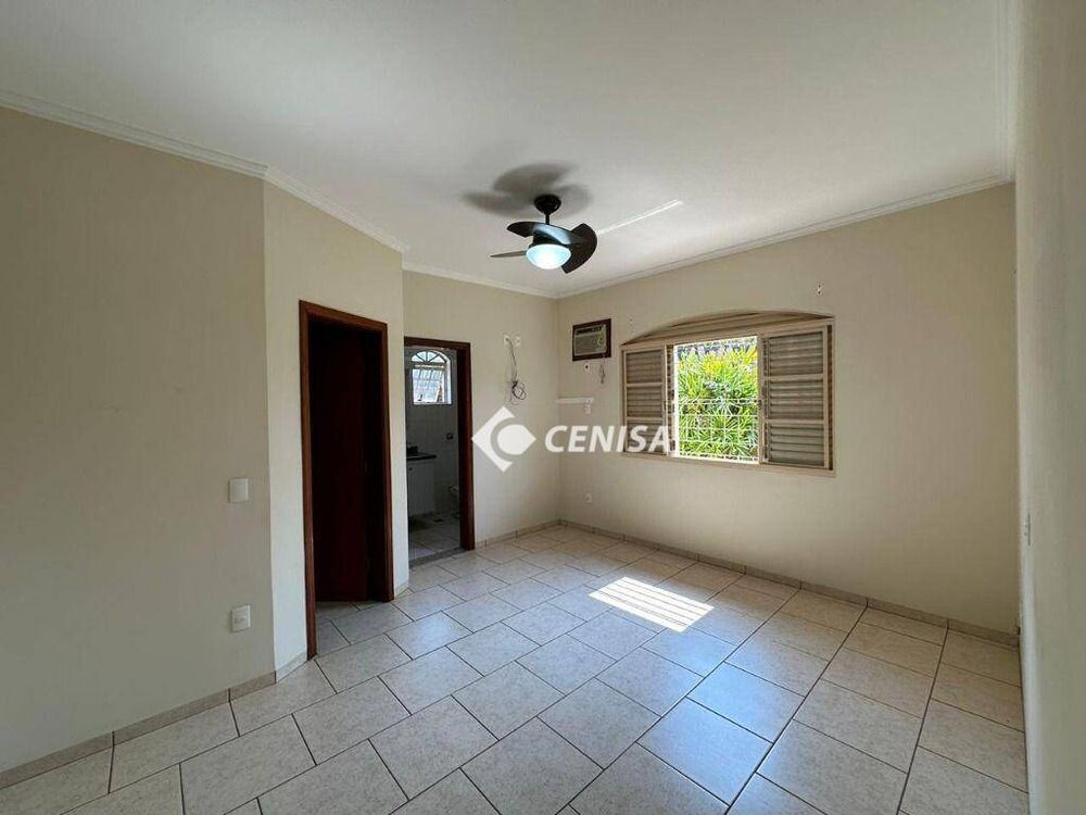 Casa à venda e aluguel com 3 quartos, 314m² - Foto 4