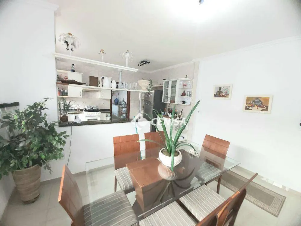 Casa, 3 quartos, 228 m² - Foto 4
