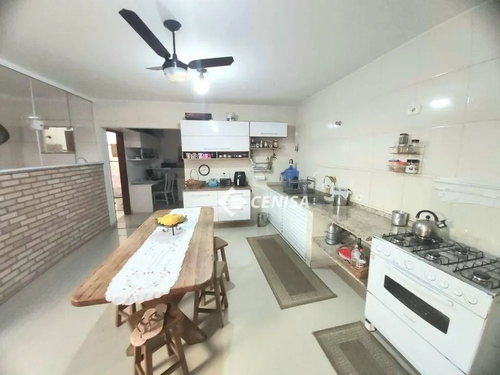 Casa, 3 quartos, 228 m² - Foto 6