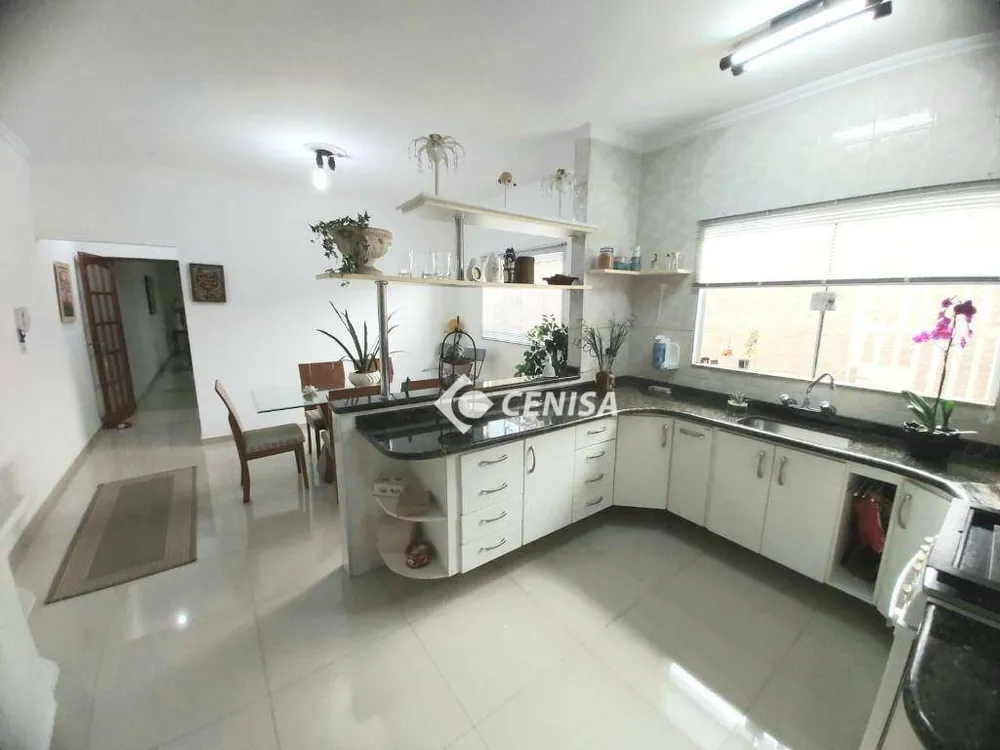 Casa, 3 quartos, 228 m² - Foto 5