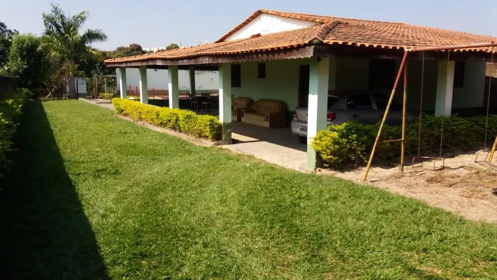 Chácara à venda com 2 quartos, 300m² - Foto 2