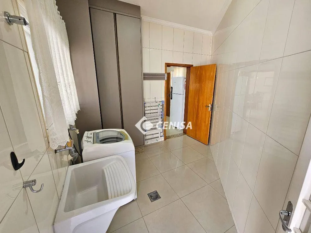 Casa, 3 quartos, 236 m² - Foto 10