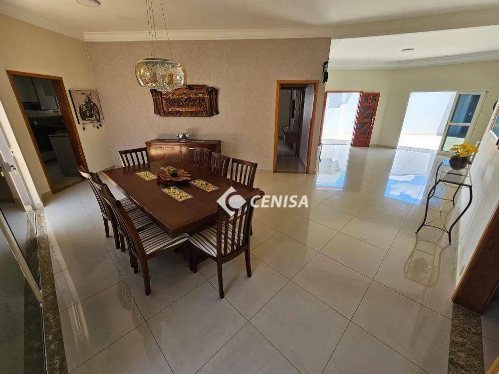 Casa, 3 quartos, 236 m² - Foto 8