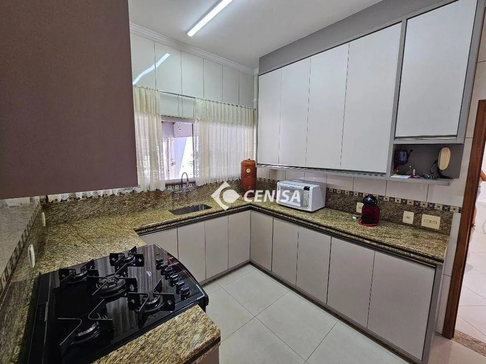 Casa, 3 quartos, 236 m² - Foto 9