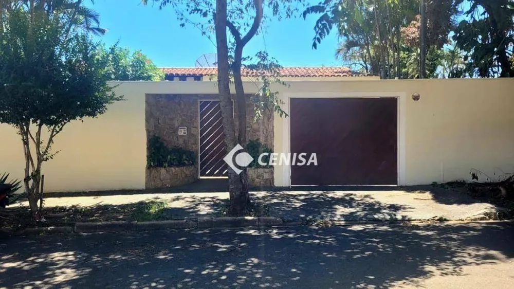 Casa, 3 quartos, 240 m² - Foto 1