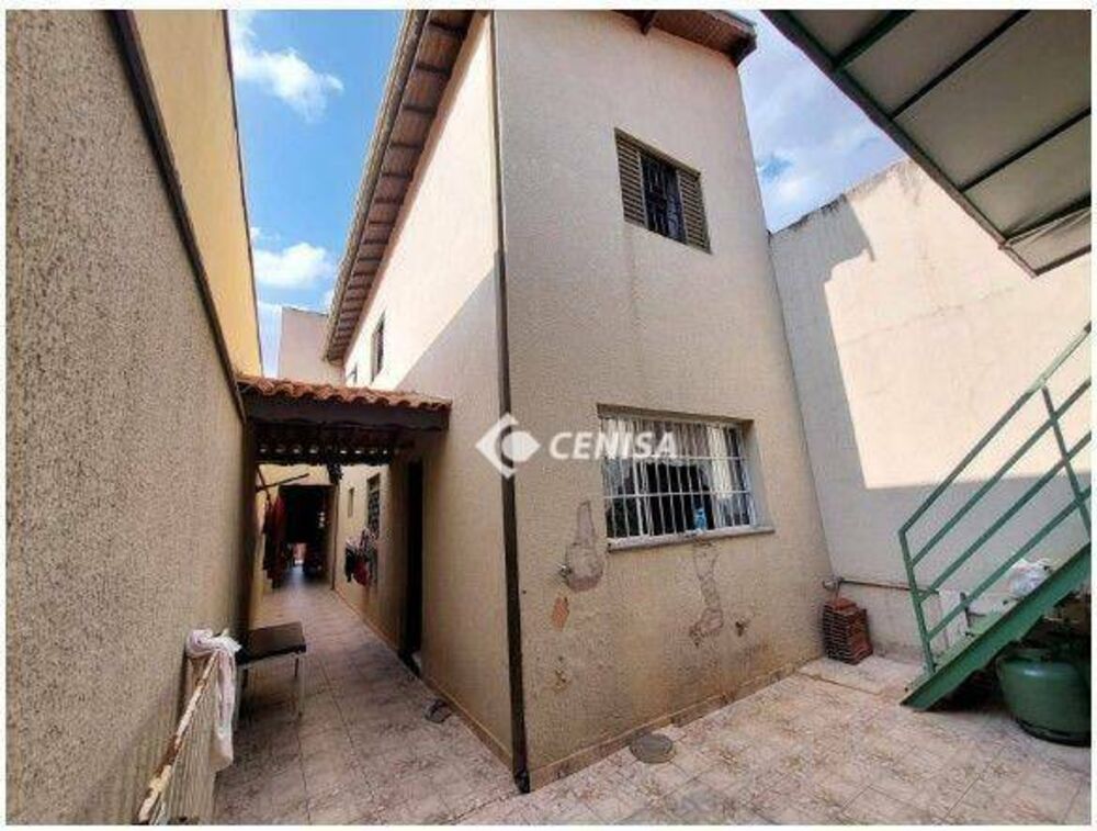 Casa à venda com 3 quartos, 185m² - Foto 4