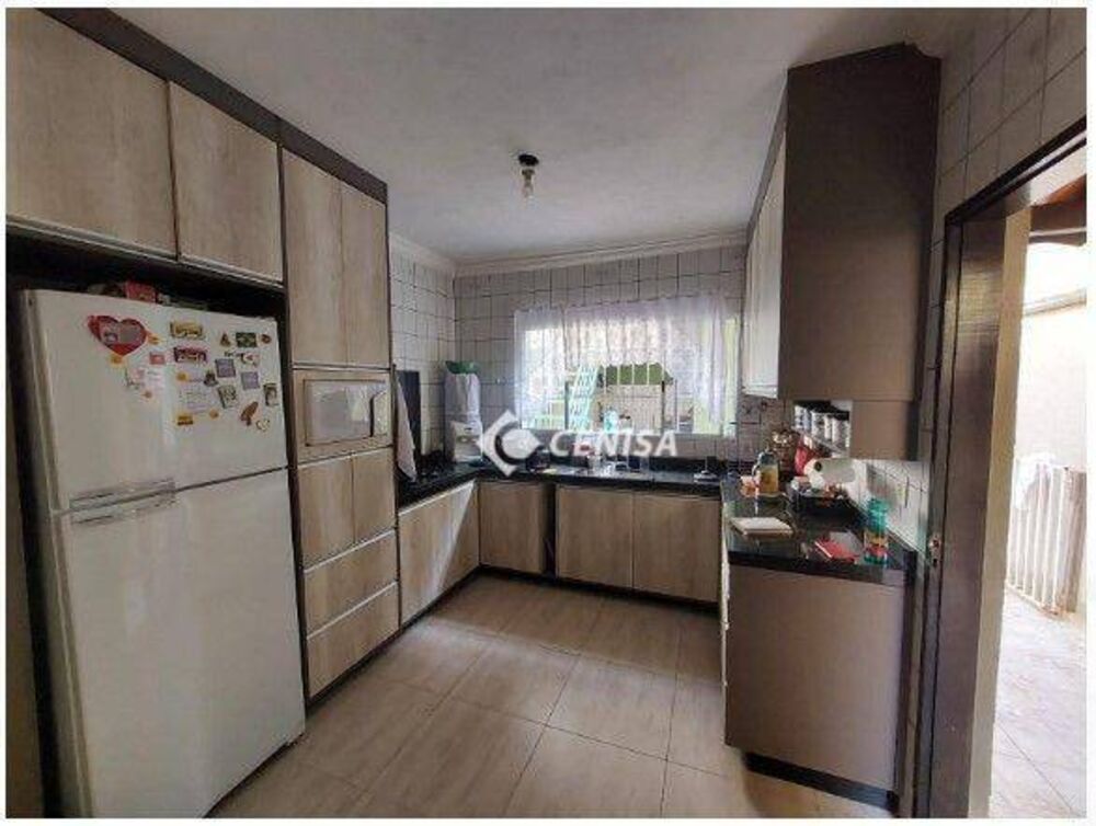 Casa à venda com 3 quartos, 185m² - Foto 7