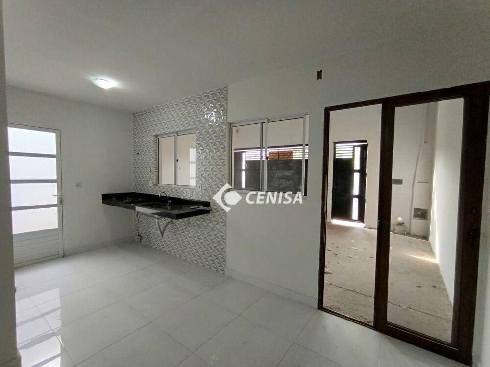 Casa à venda com 4 quartos, 140m² - Foto 3
