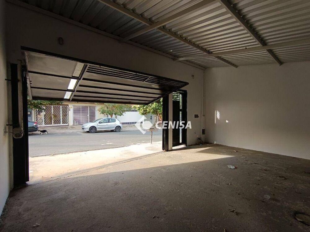 Casa à venda com 4 quartos, 140m² - Foto 1