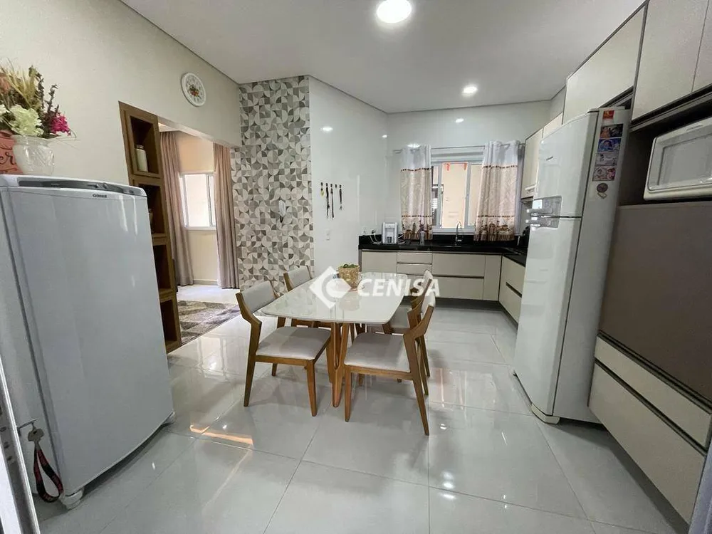 Casa, 3 quartos, 137 m² - Foto 2