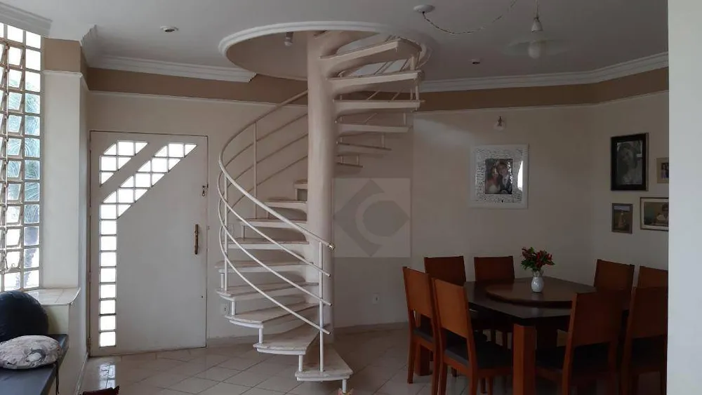 Casa, 3 quartos, 220 m² - Foto 2