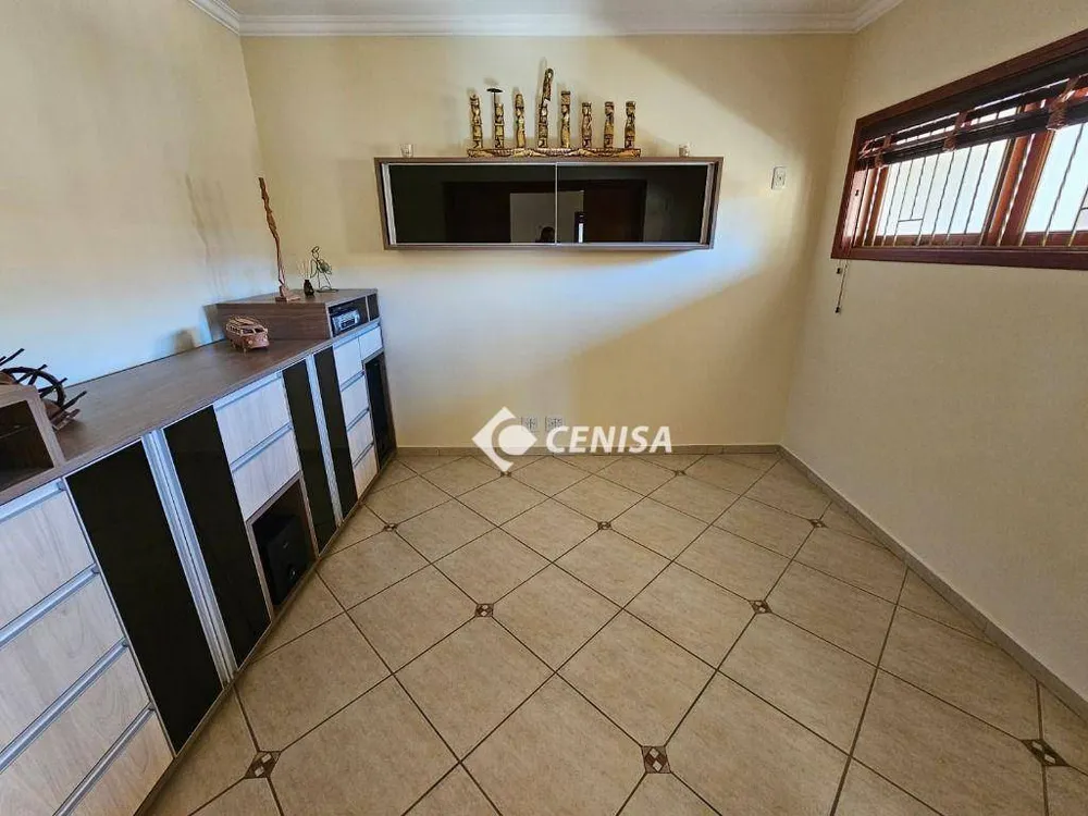 Casa, 3 quartos, 262 m² - Foto 4
