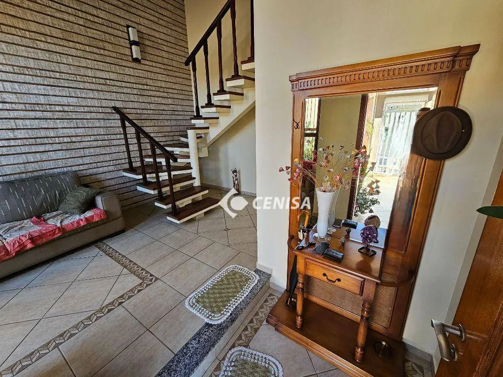 Casa, 3 quartos, 262 m² - Foto 2