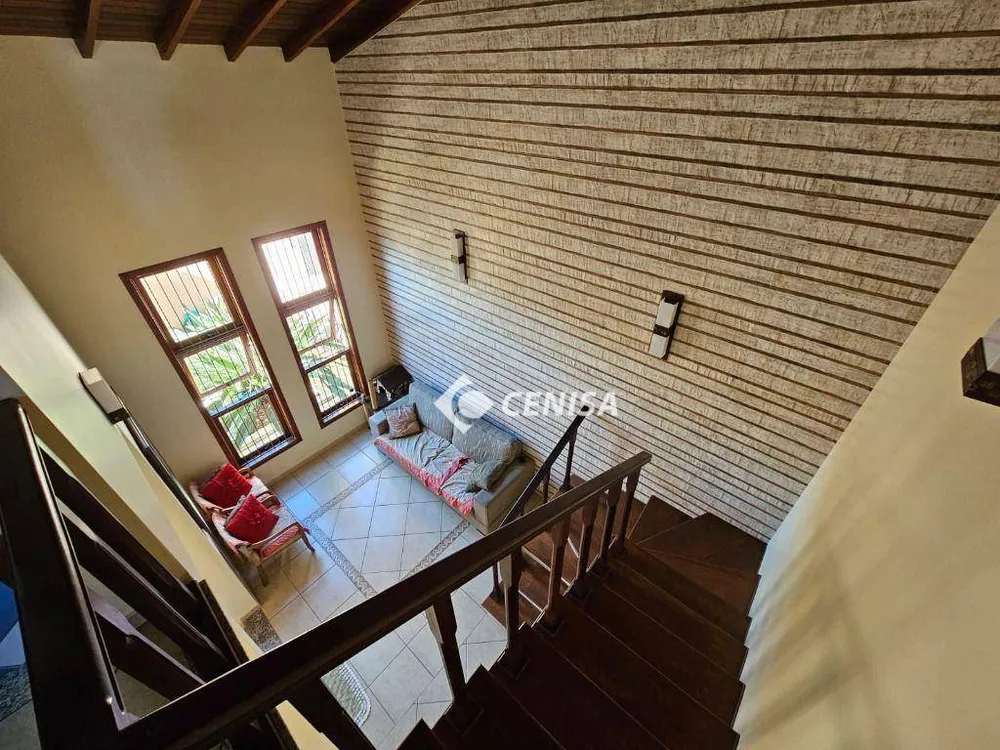 Casa, 3 quartos, 262 m² - Foto 1