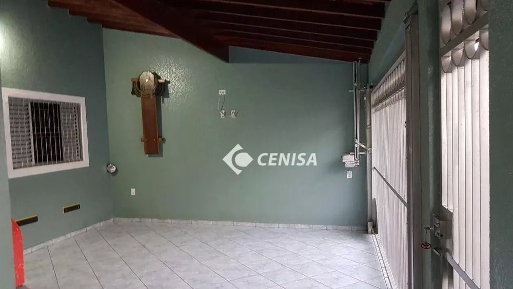 Casa à venda com 3 quartos, 121m² - Foto 2