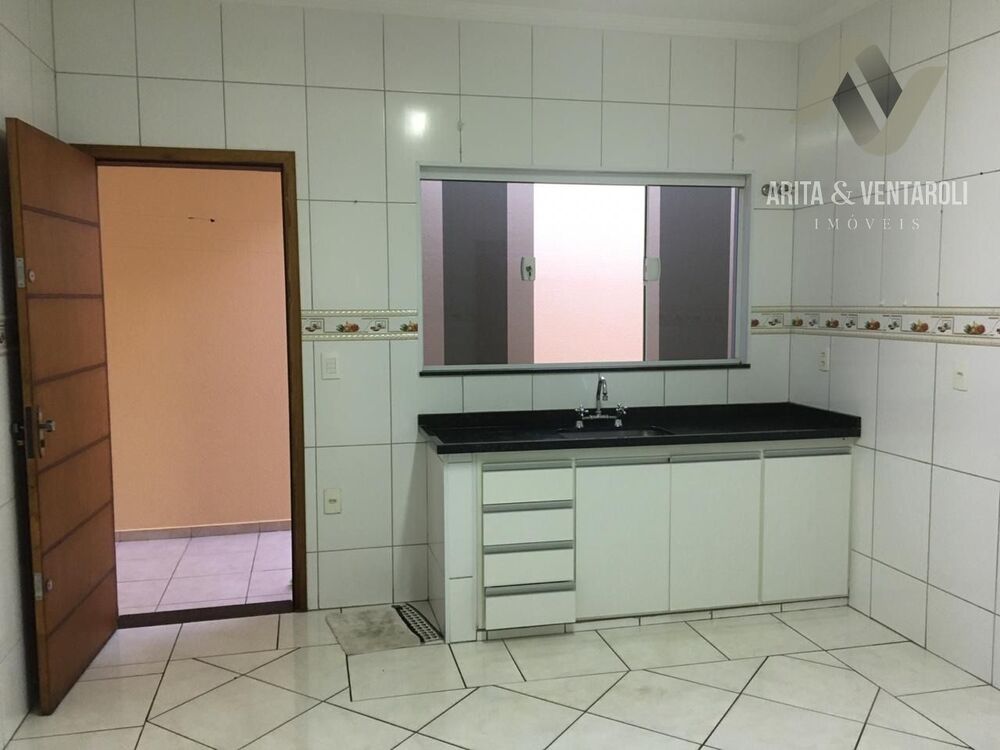 Casa à venda com 3 quartos, 171m² - Foto 1