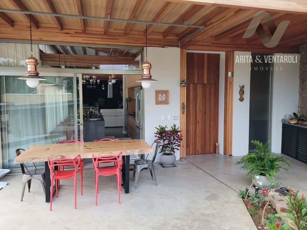 Chácara, 3 quartos, 2500 m² - Foto 1