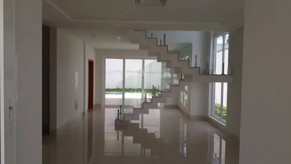 Casa de Condomínio à venda com 4 quartos, 280m² - Foto 3