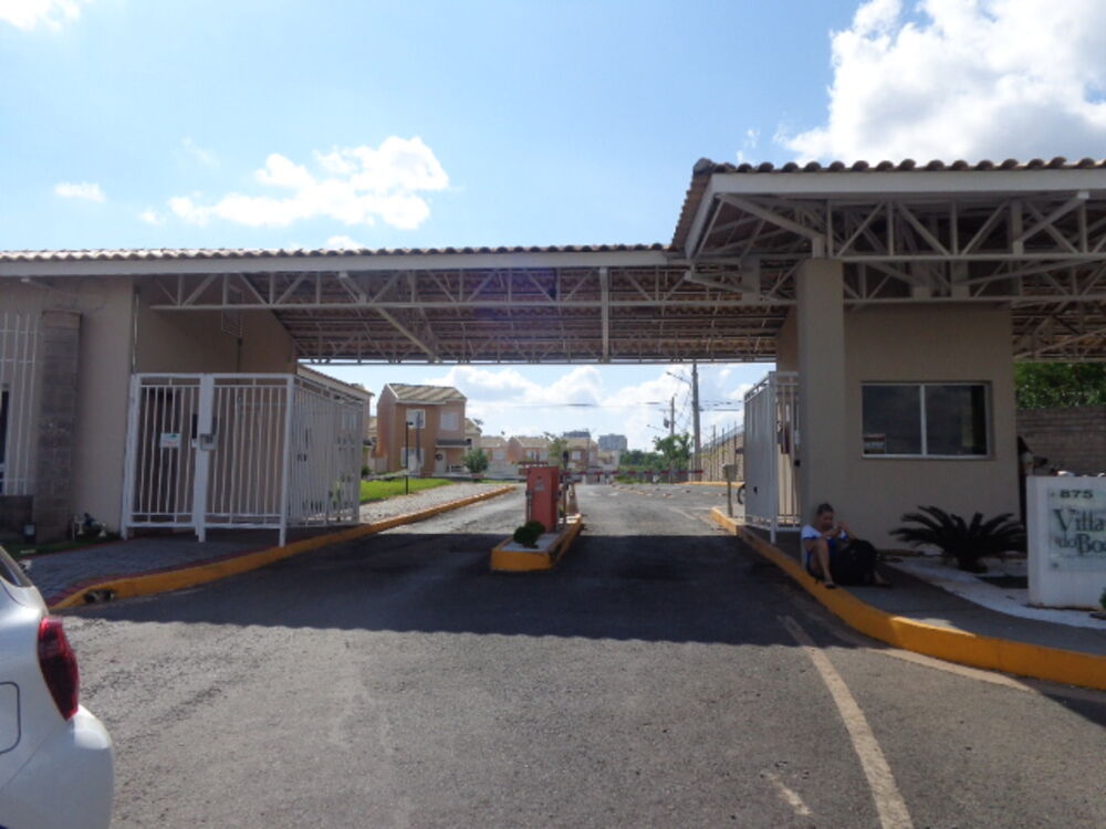 Casa de Condomínio à venda com 4 quartos, 170m² - Foto 1