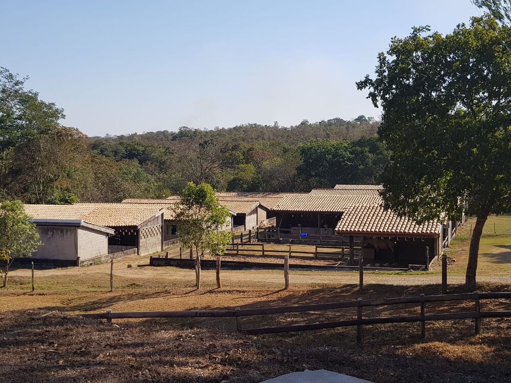 Casa de Condomínio à venda com 4 quartos, 600m² - Foto 3