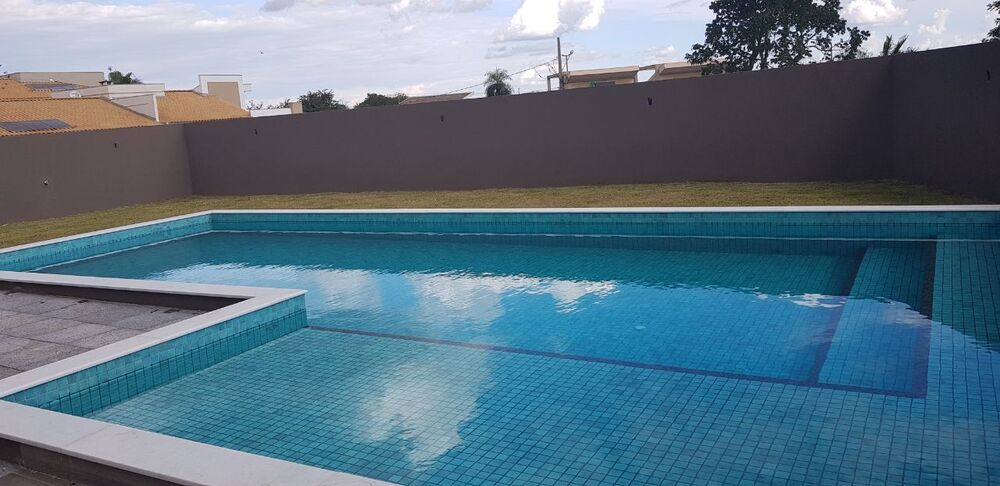 Casa de Condomínio à venda com 3 quartos, 370m² - Foto 2