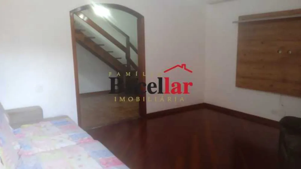 Casa, 4 quartos, 241 m² - Foto 1