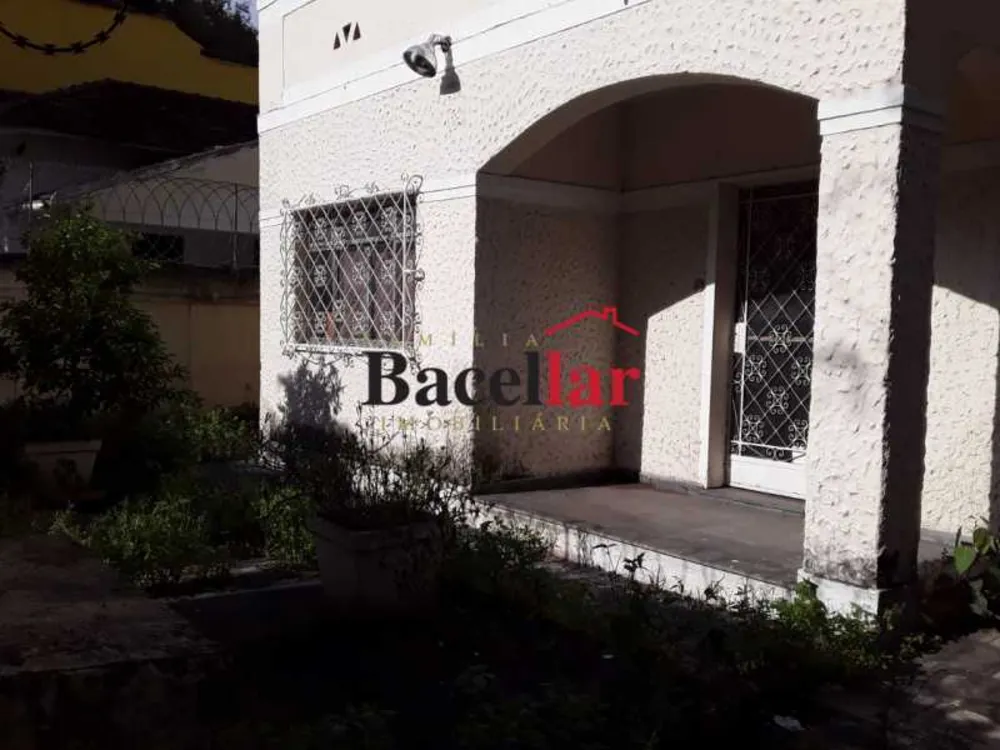 Casa, 8 quartos, 263 m² - Foto 3