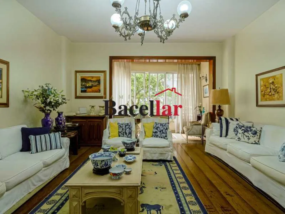 Apartamento, 3 quartos, 220 m² - Foto 1