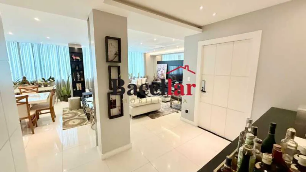 Apartamento, 3 quartos, 215 m² - Foto 1
