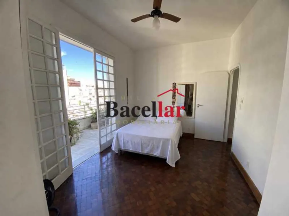Cobertura, 3 quartos, 210 m² - Foto 2