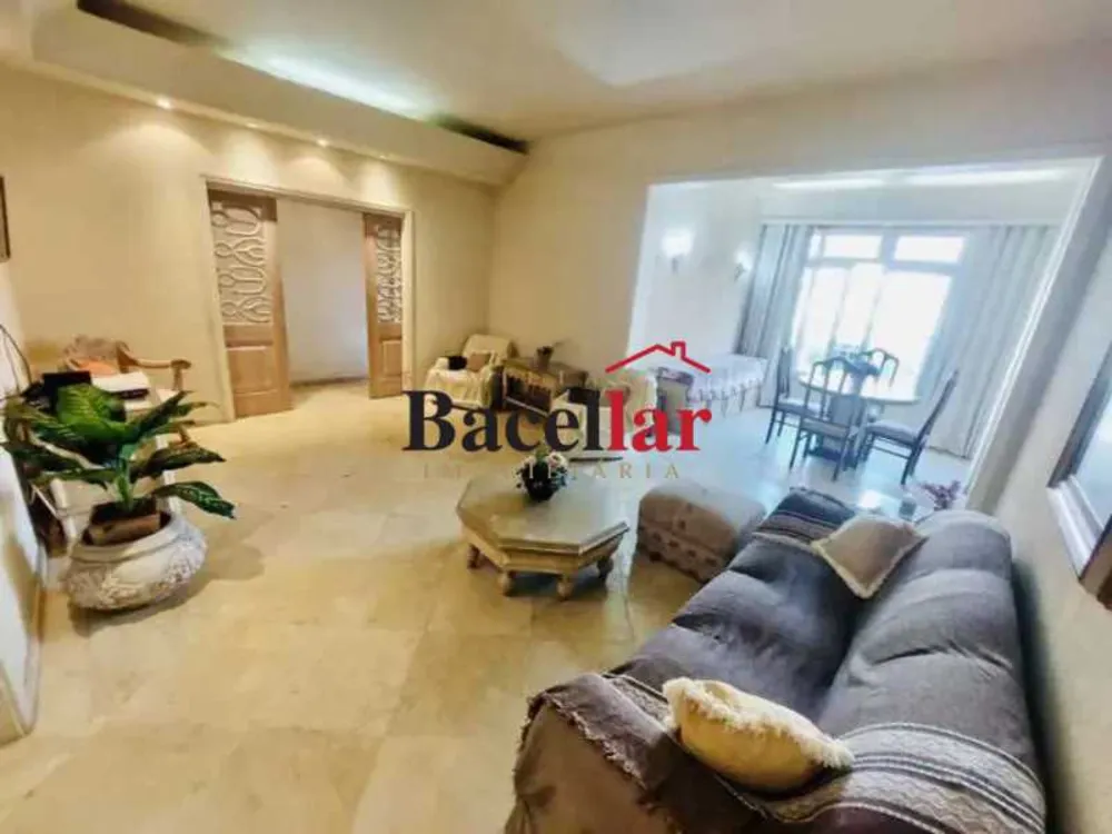 Apartamento, 3 quartos, 130 m² - Foto 1