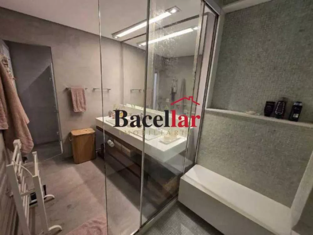 Apartamento, 3 quartos, 210 m² - Foto 2