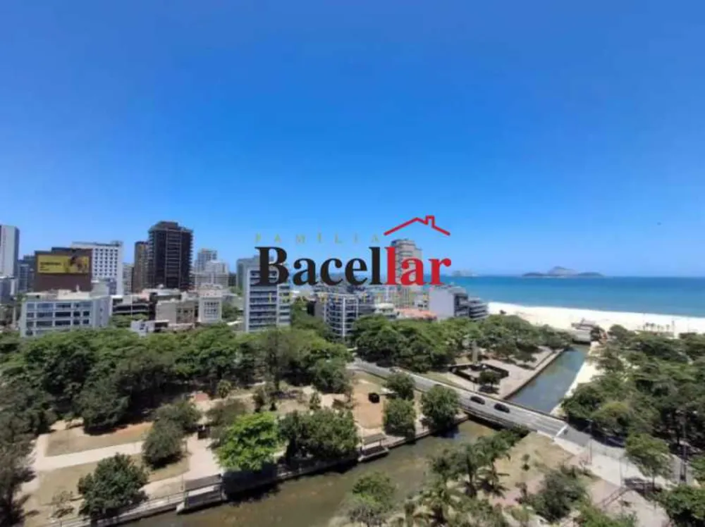 Cobertura, 3 quartos, 219 m² - Foto 1