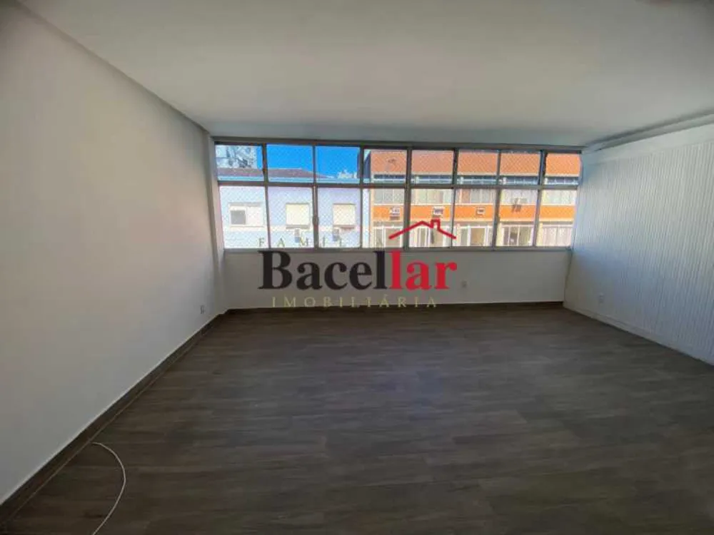 Apartamento, 3 quartos, 130 m² - Foto 1
