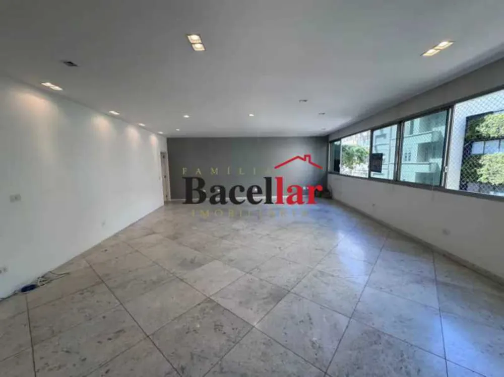 Apartamento, 3 quartos, 250 m² - Foto 2