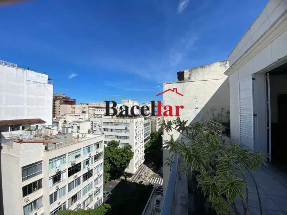 Cobertura, 3 quartos, 210 m² - Foto 1