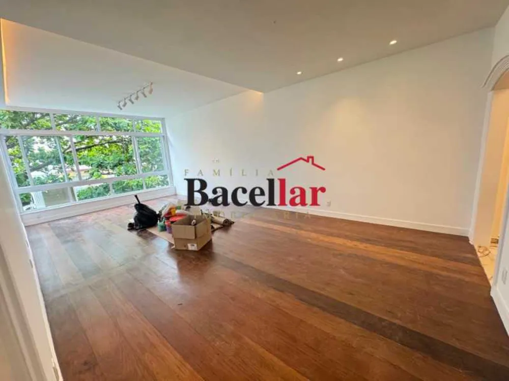 Apartamento, 3 quartos, 135 m² - Foto 2